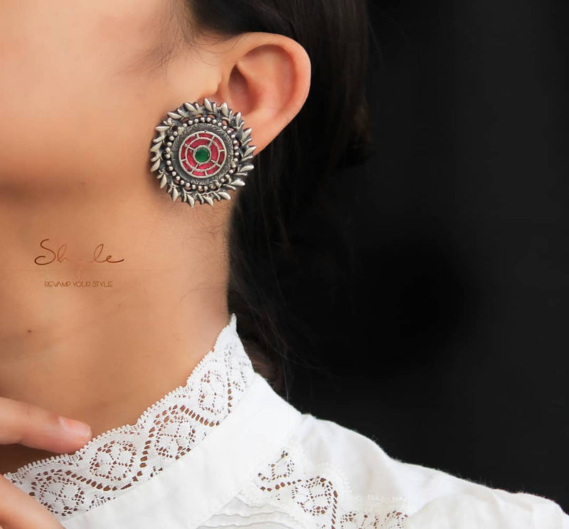 Essence Jadau Charkha Studs model