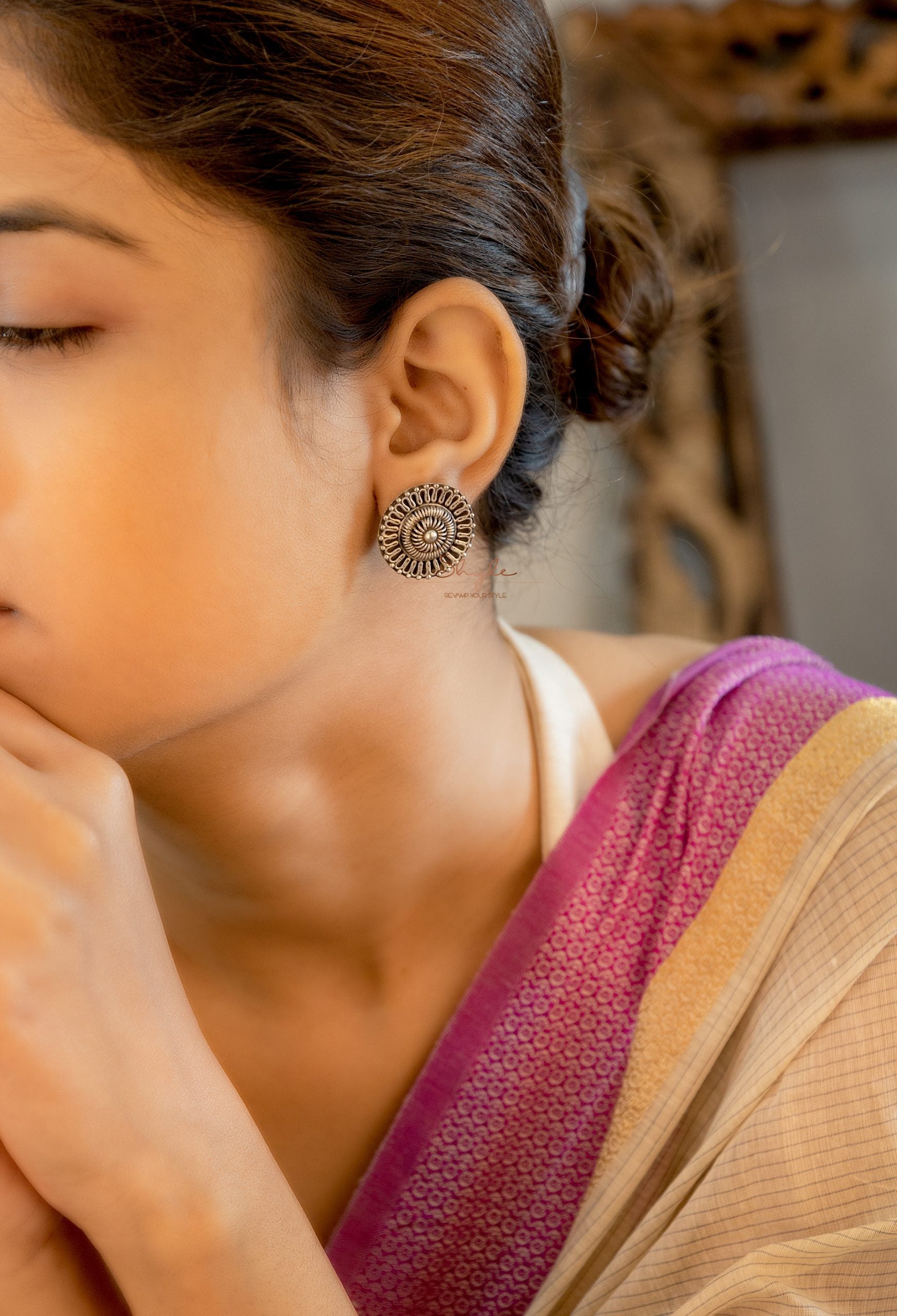 Adya Intricate Motif Sequence Classic Stud Earring