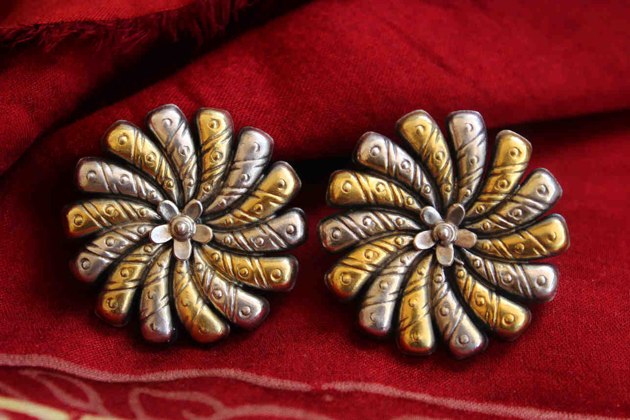 Adya Dual Tone Quirky studs