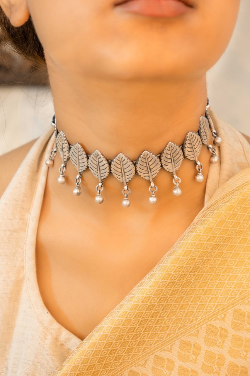 Adya Intricate Leaf Drop Choker