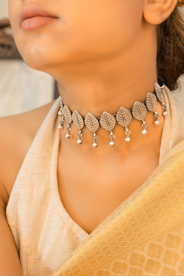 Adya Intricate Leaf Drop Choker Set