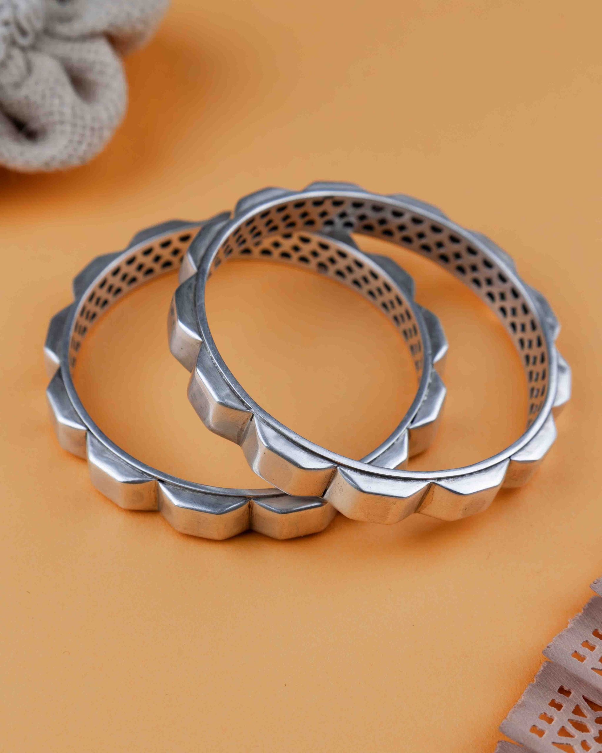 Adya Matte Sadabahaar Bangle