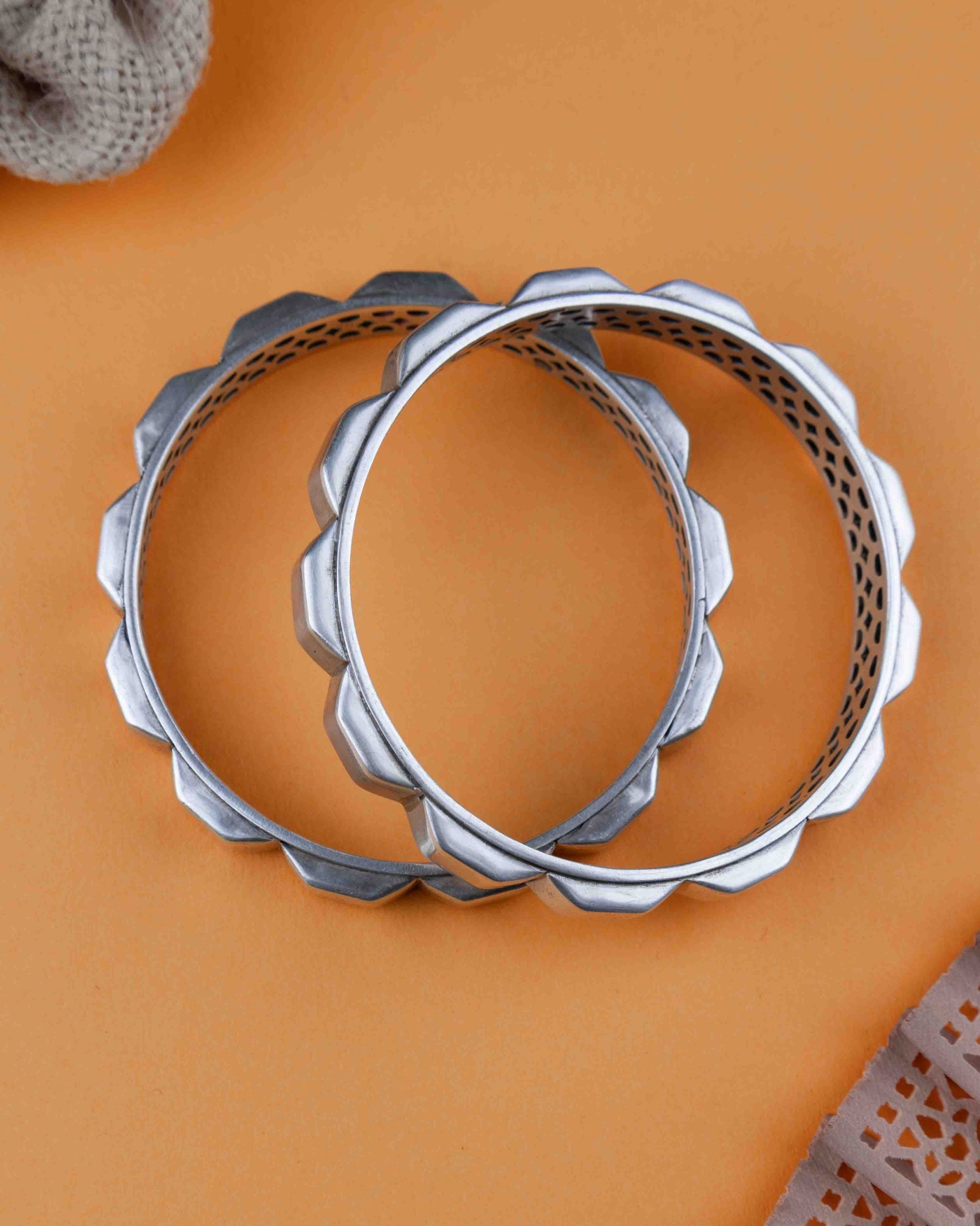 Adya Matte Sadabahaar Bangle