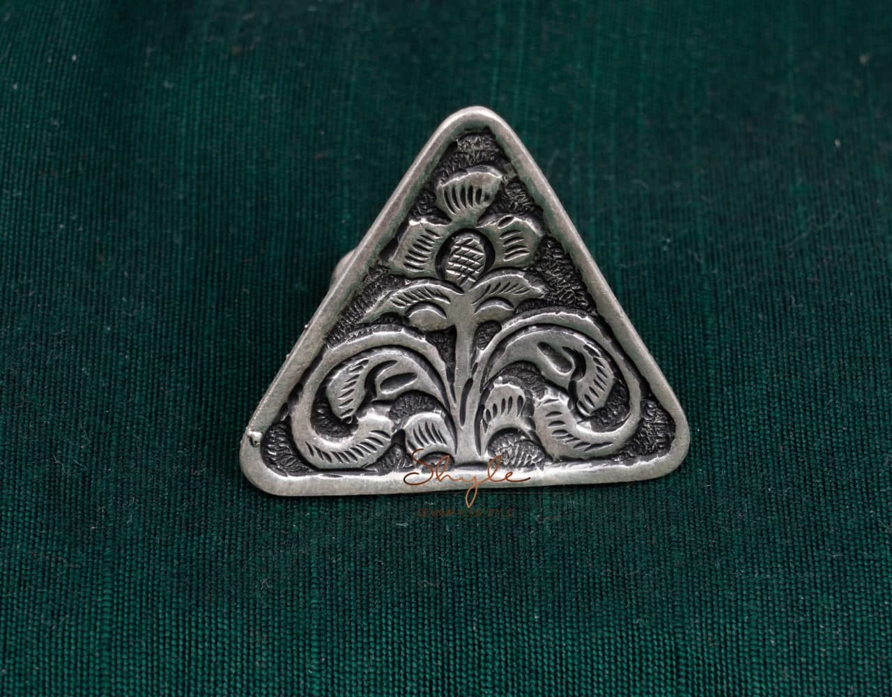 Adya Triangle Chitai Ring