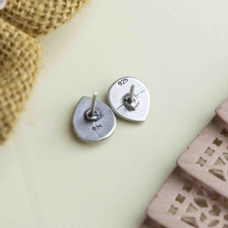 Adya drop Motif Versatile Stud Earring