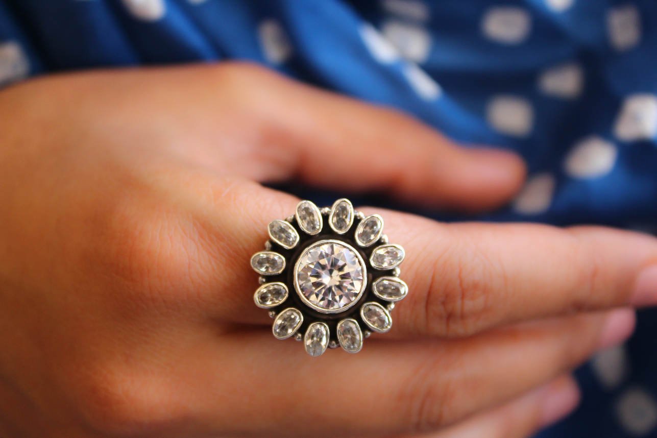 Adya Scintillating Classic Flower Ring