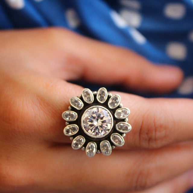 Adya Scintillating Classic Flower Ring
