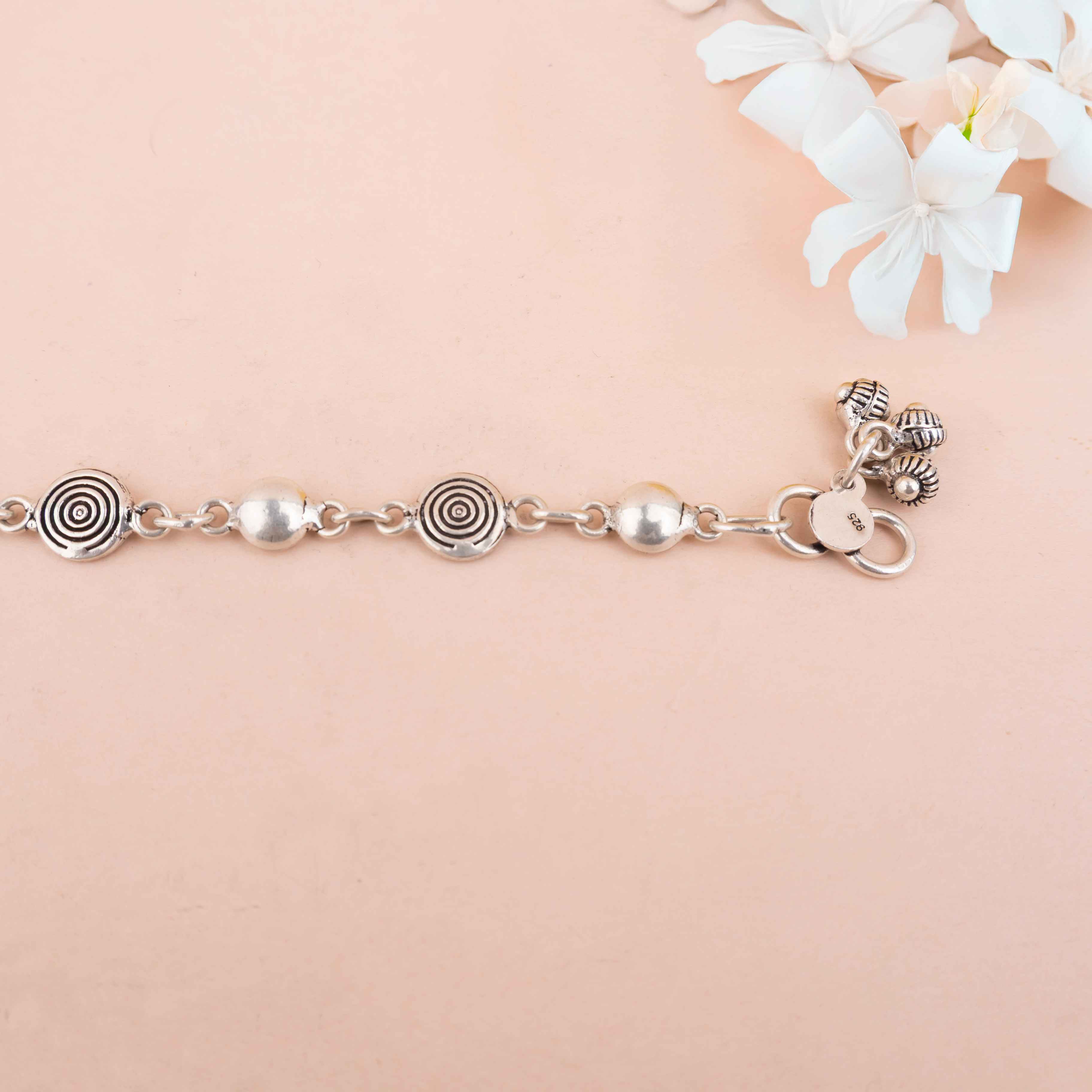 Adya Alternate Spiral Fine Anklet Pair