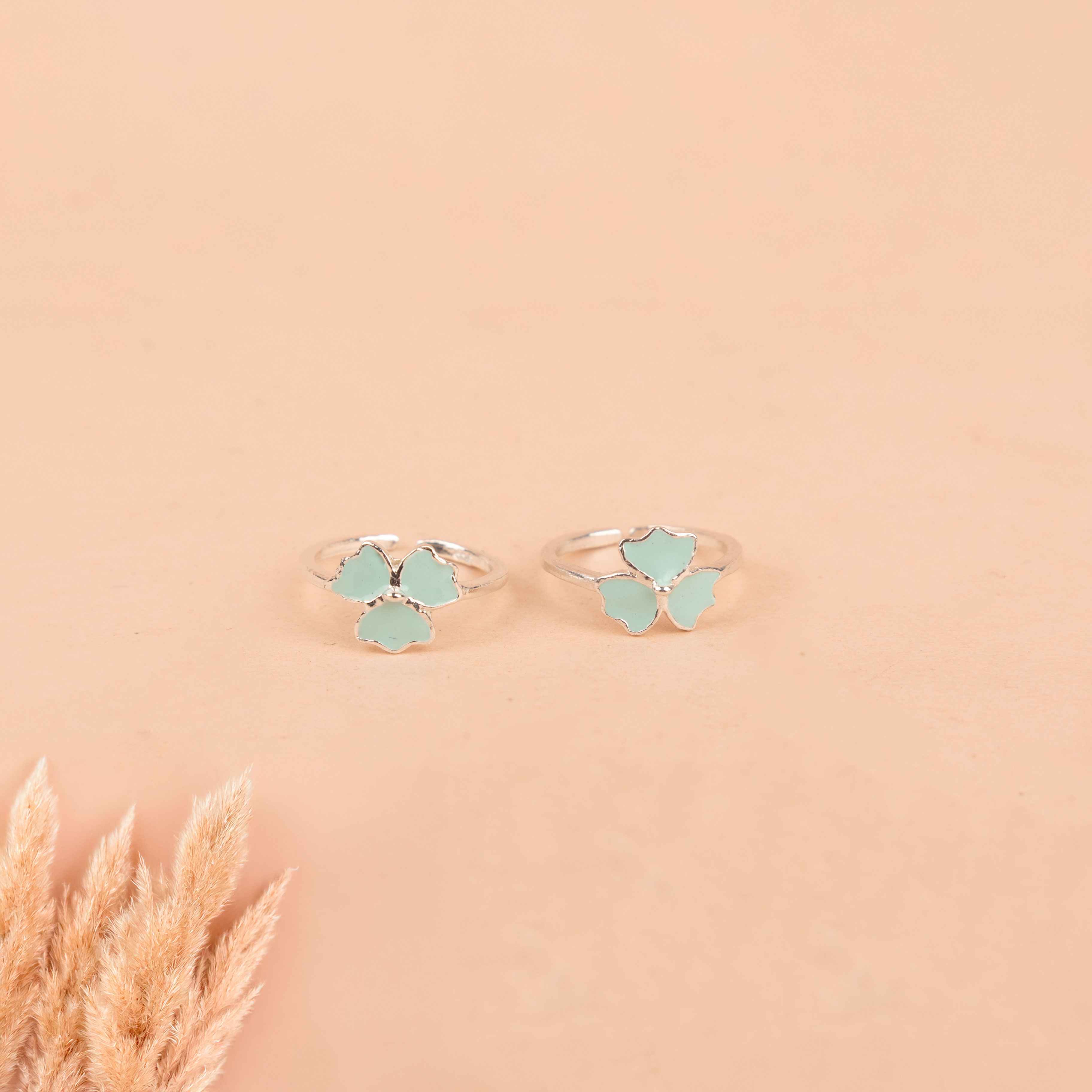 Adya Aqua Blossom Toe Ring Cum Midi Ring
