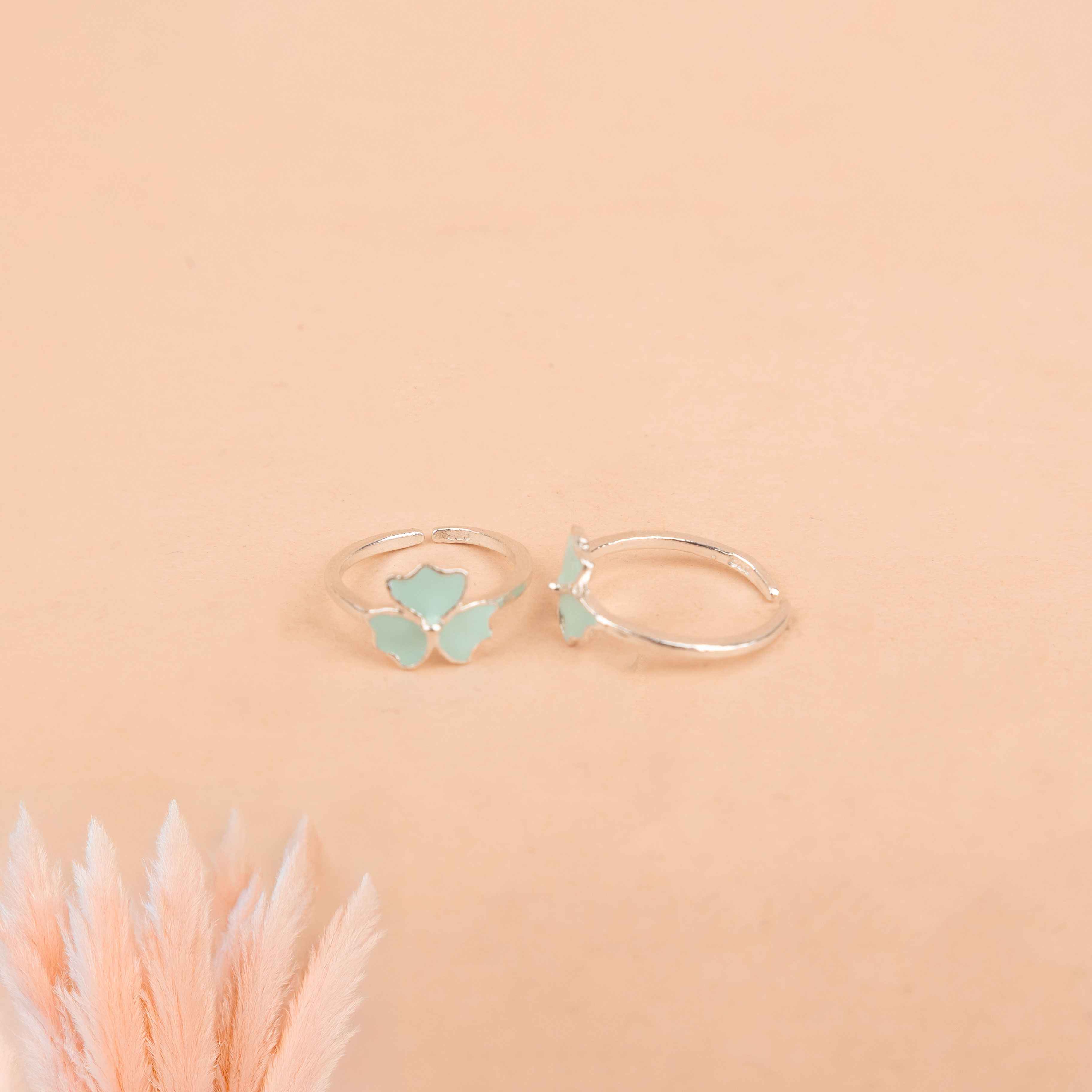 Adya Aqua Blossom Toe Ring Cum Midi Ring