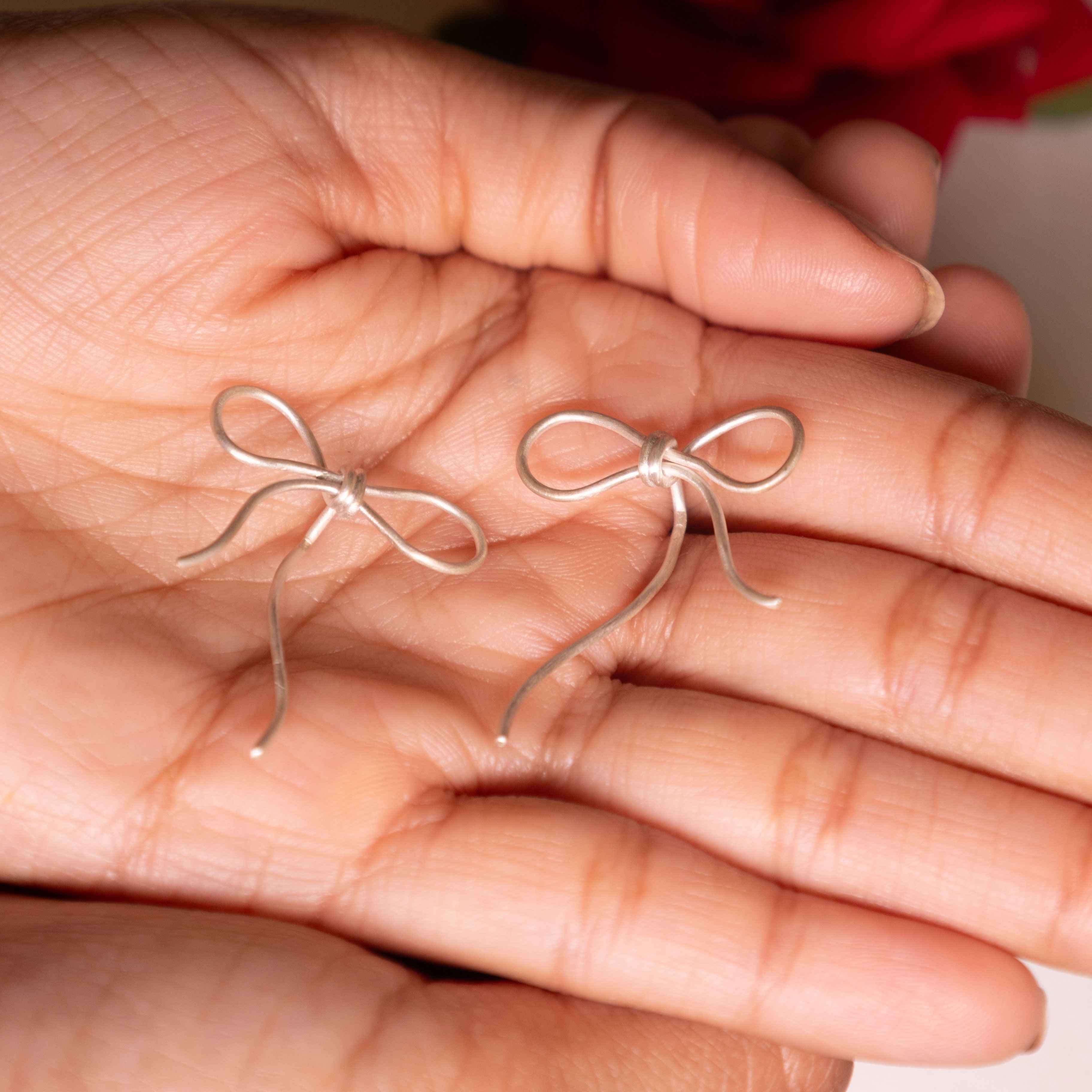 Adya Bow Knot Earring