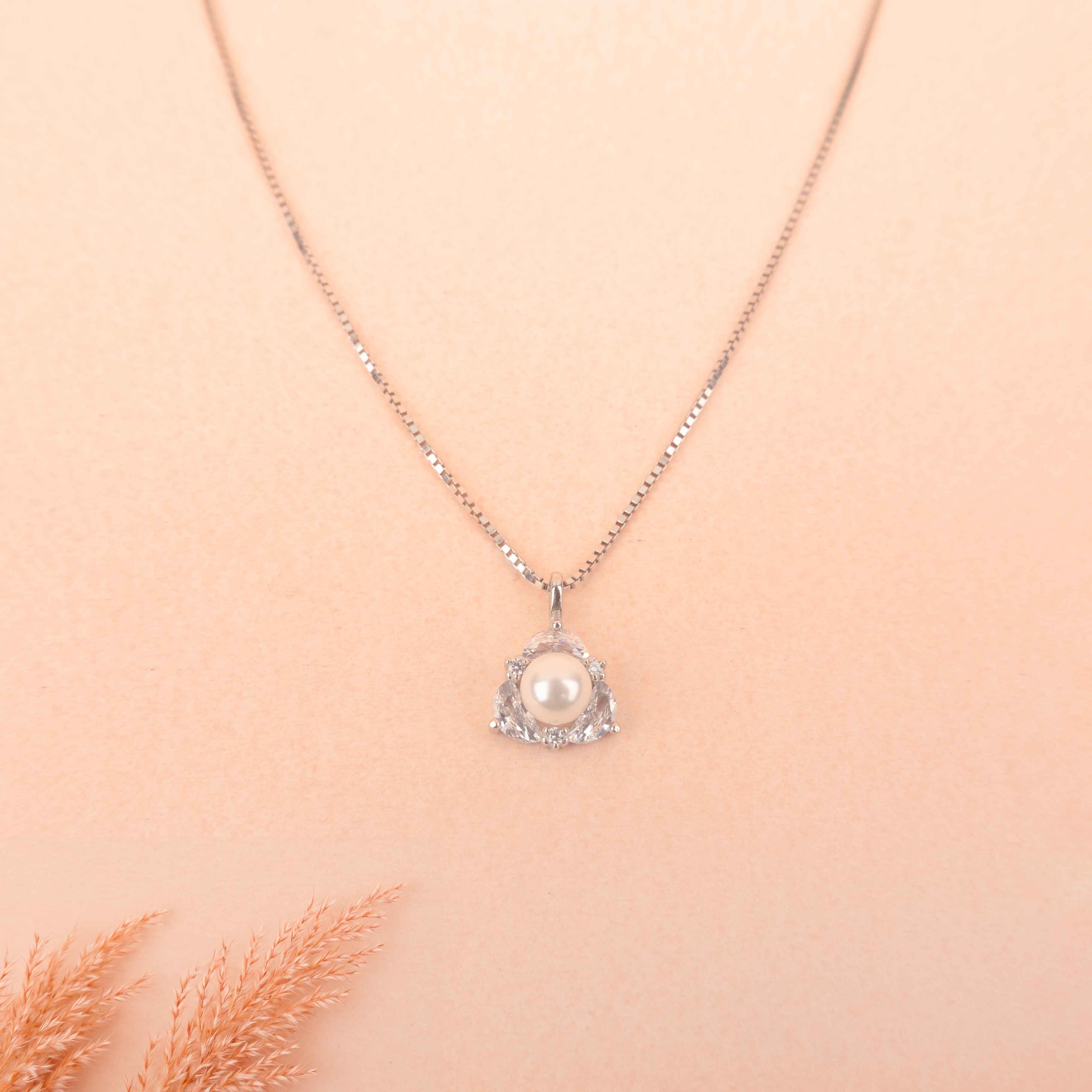 Adya Celeste Pearl Halo Set
