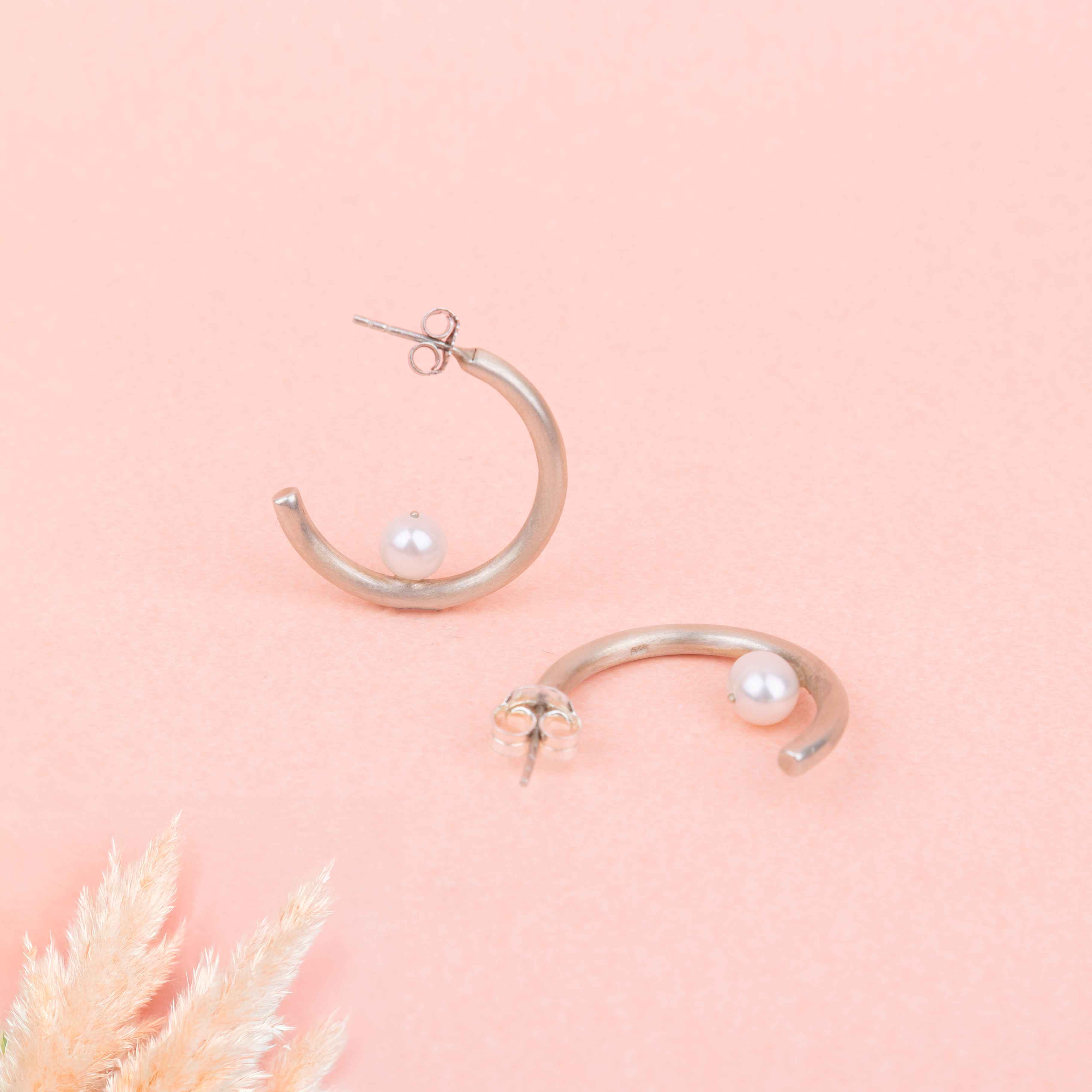 Adya Curved Hoop Pearl Earrings