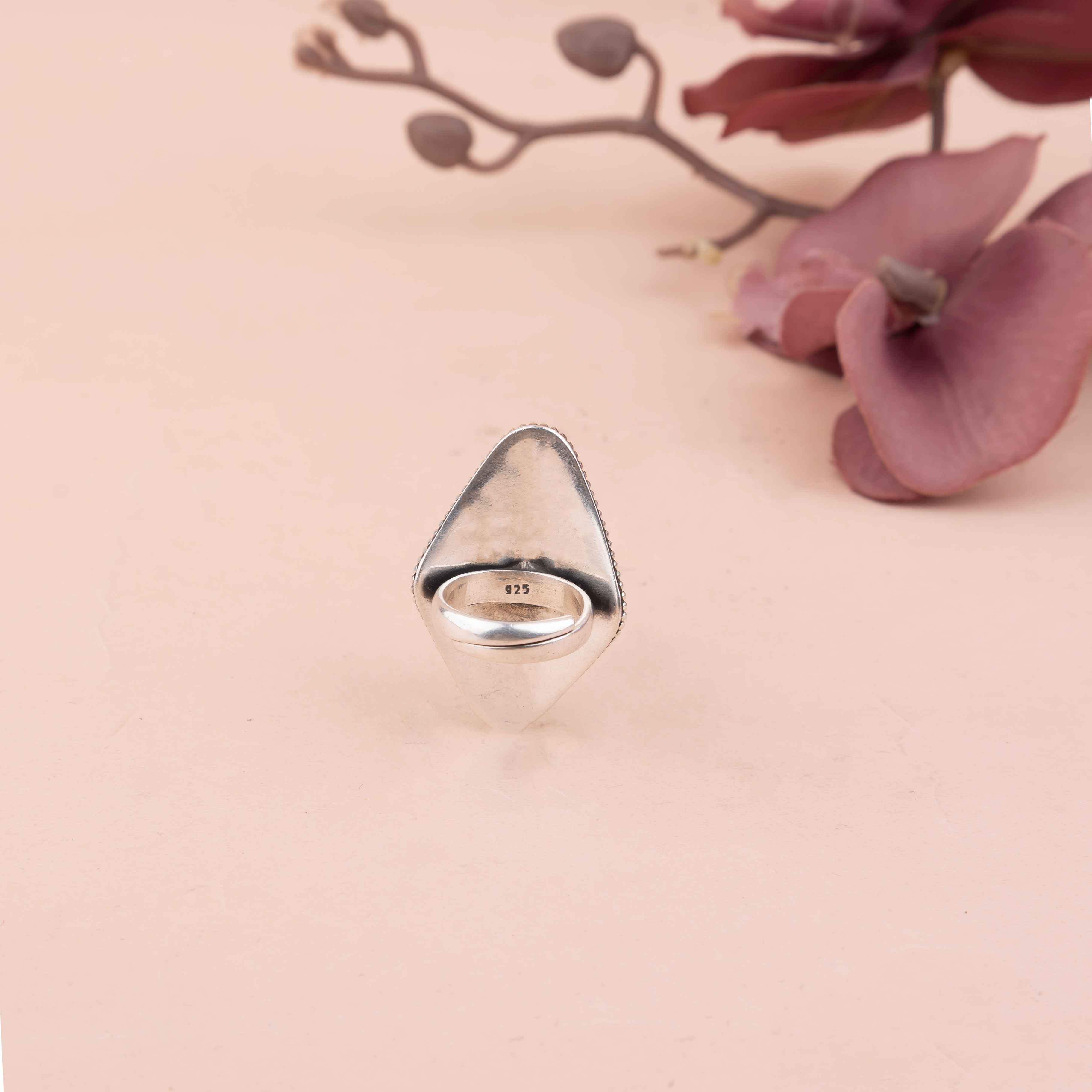 Adya Daana Art Diamond Ring