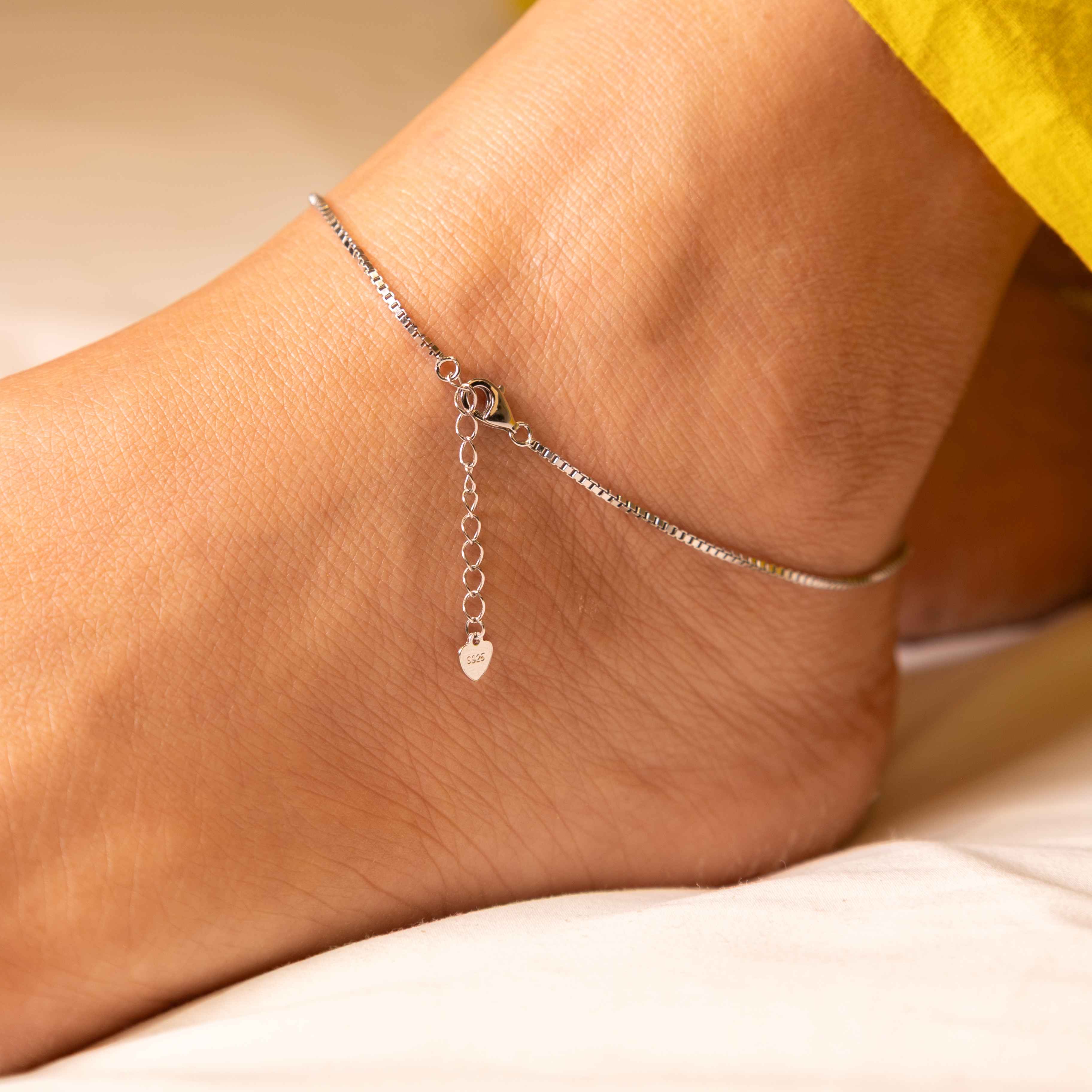 Adya Delicate Bow Anklet