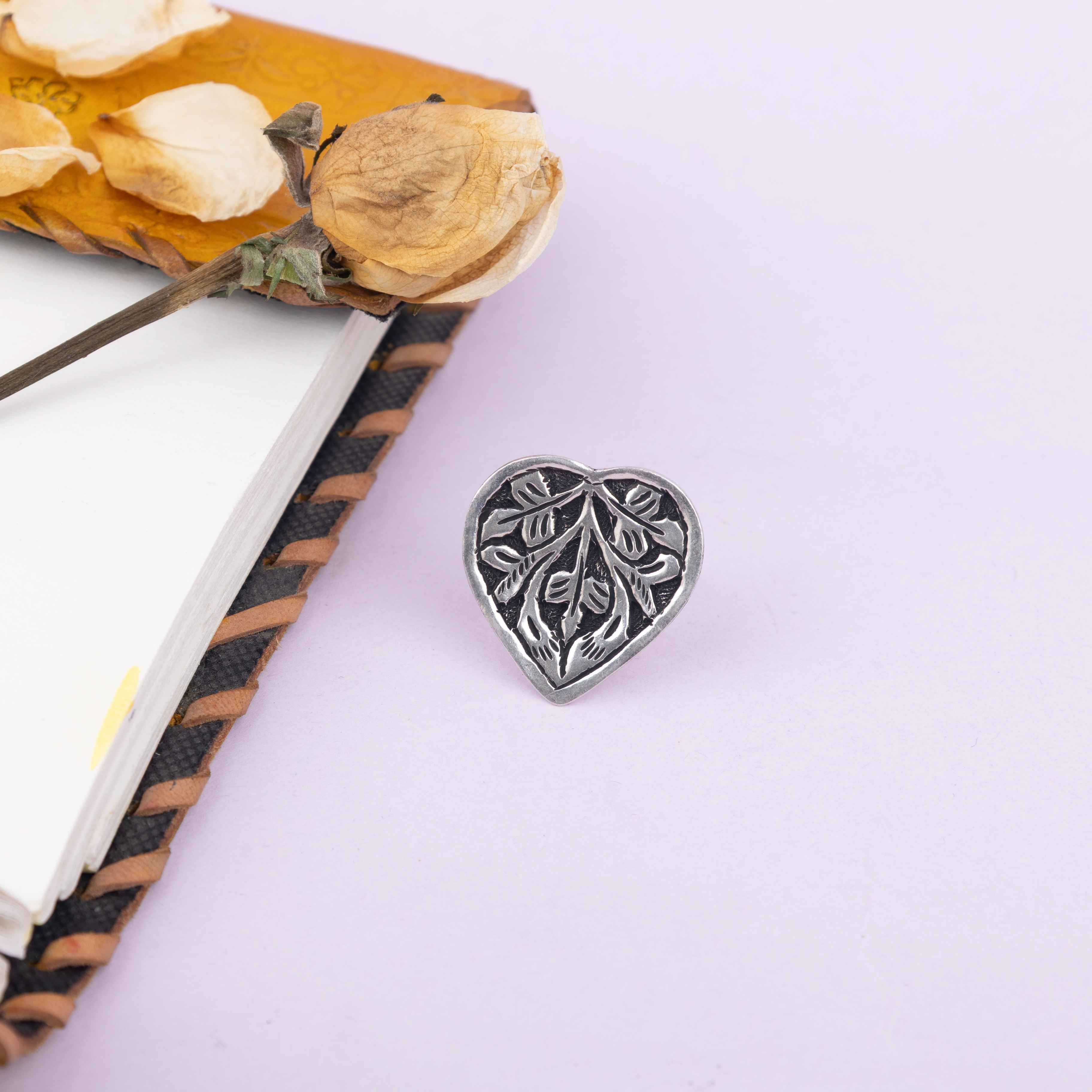 Adya Flora Paan Chitai Ring