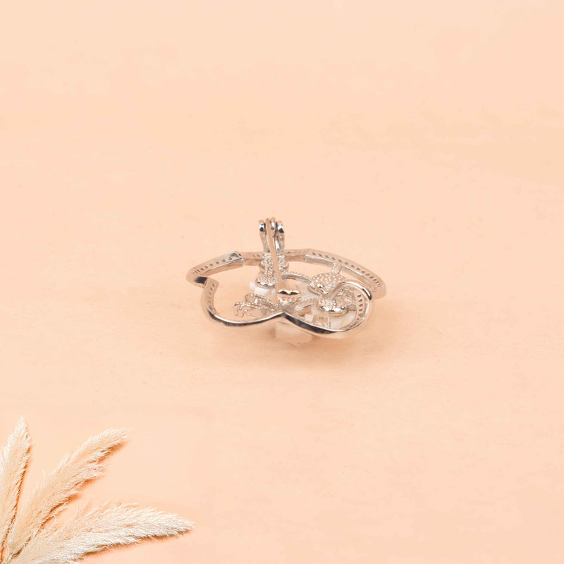 Adya Flora Pearl Brooch Cum Pendant