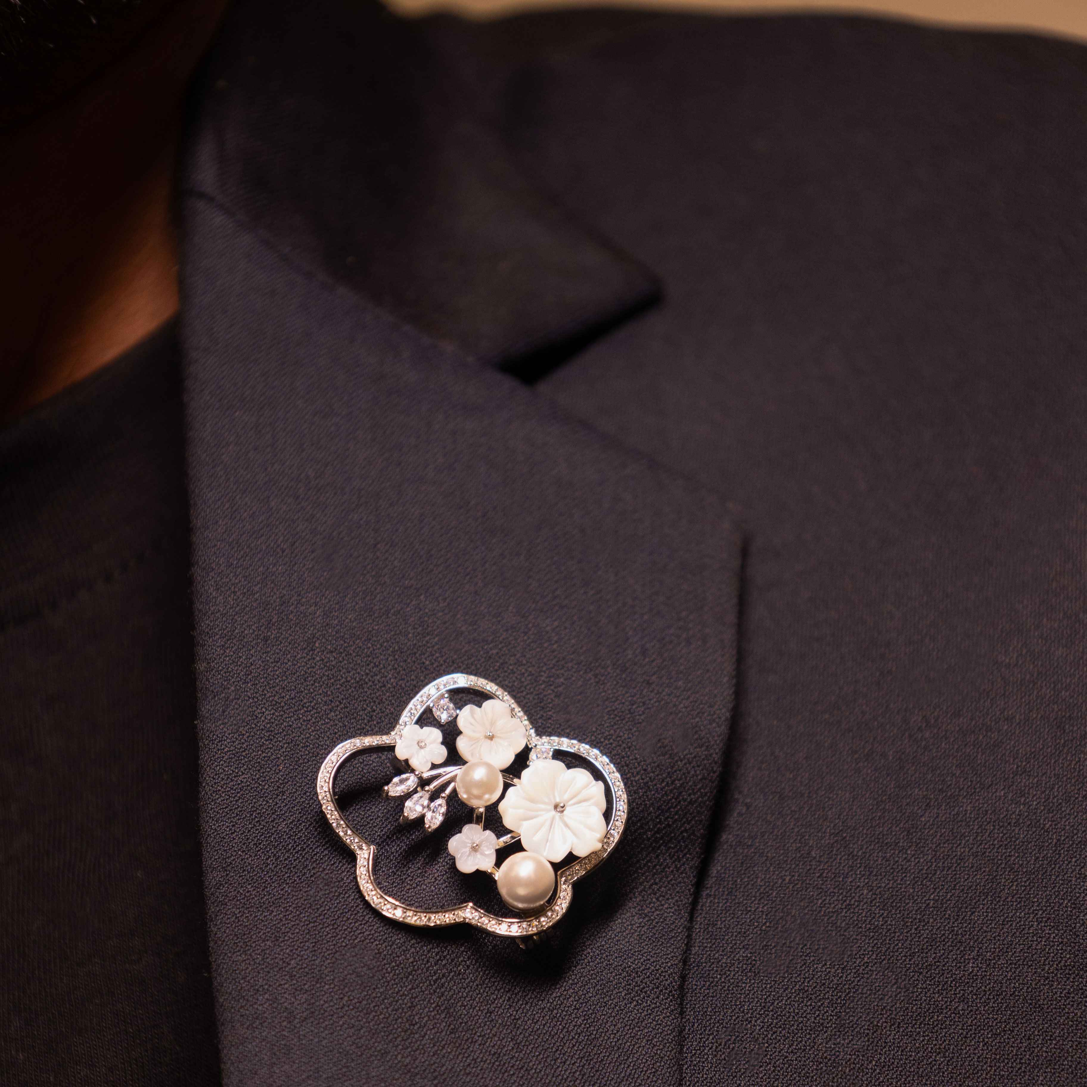 Adya Flora Pearl Brooch Cum Pendant