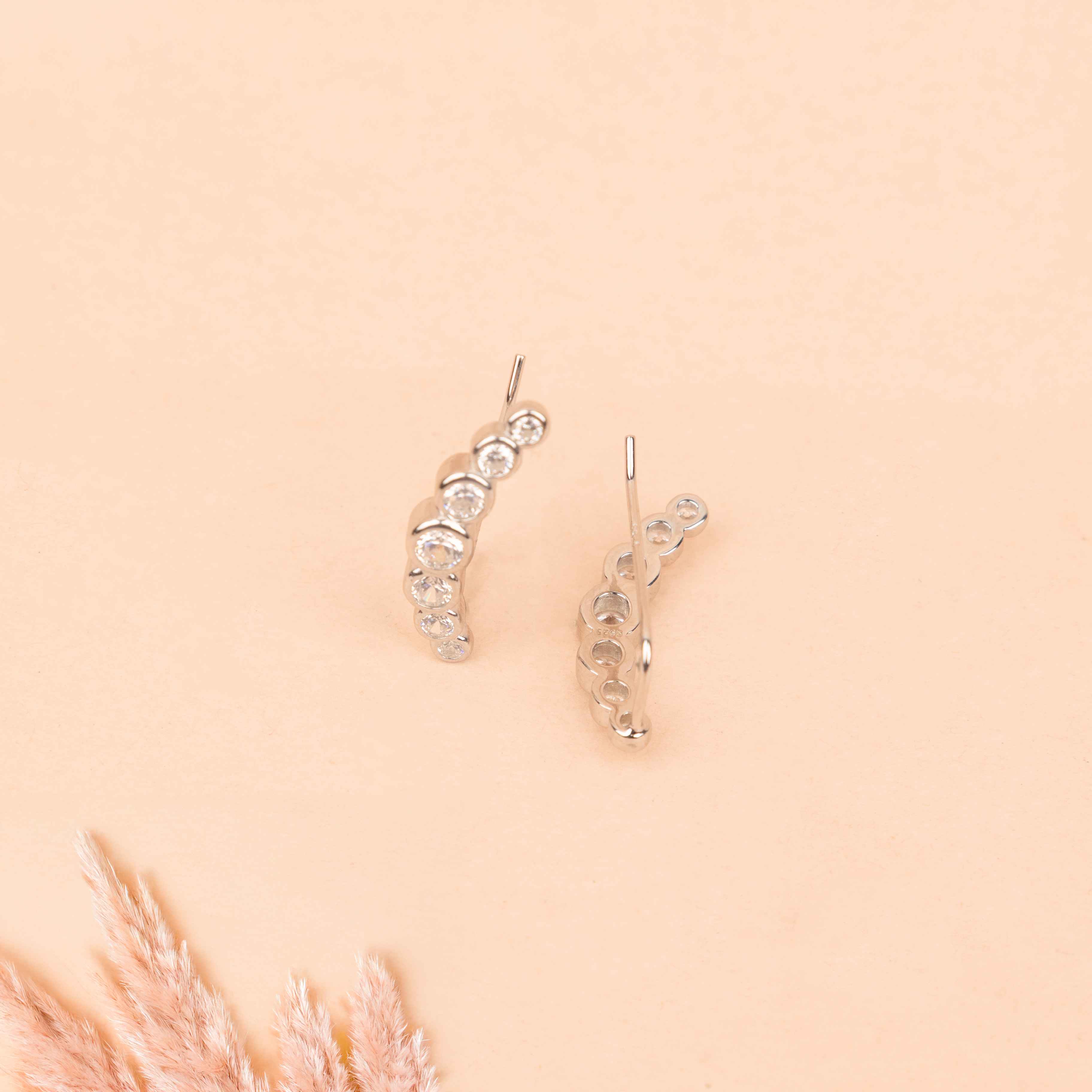 Adya Radiant Curve Two Way Earring