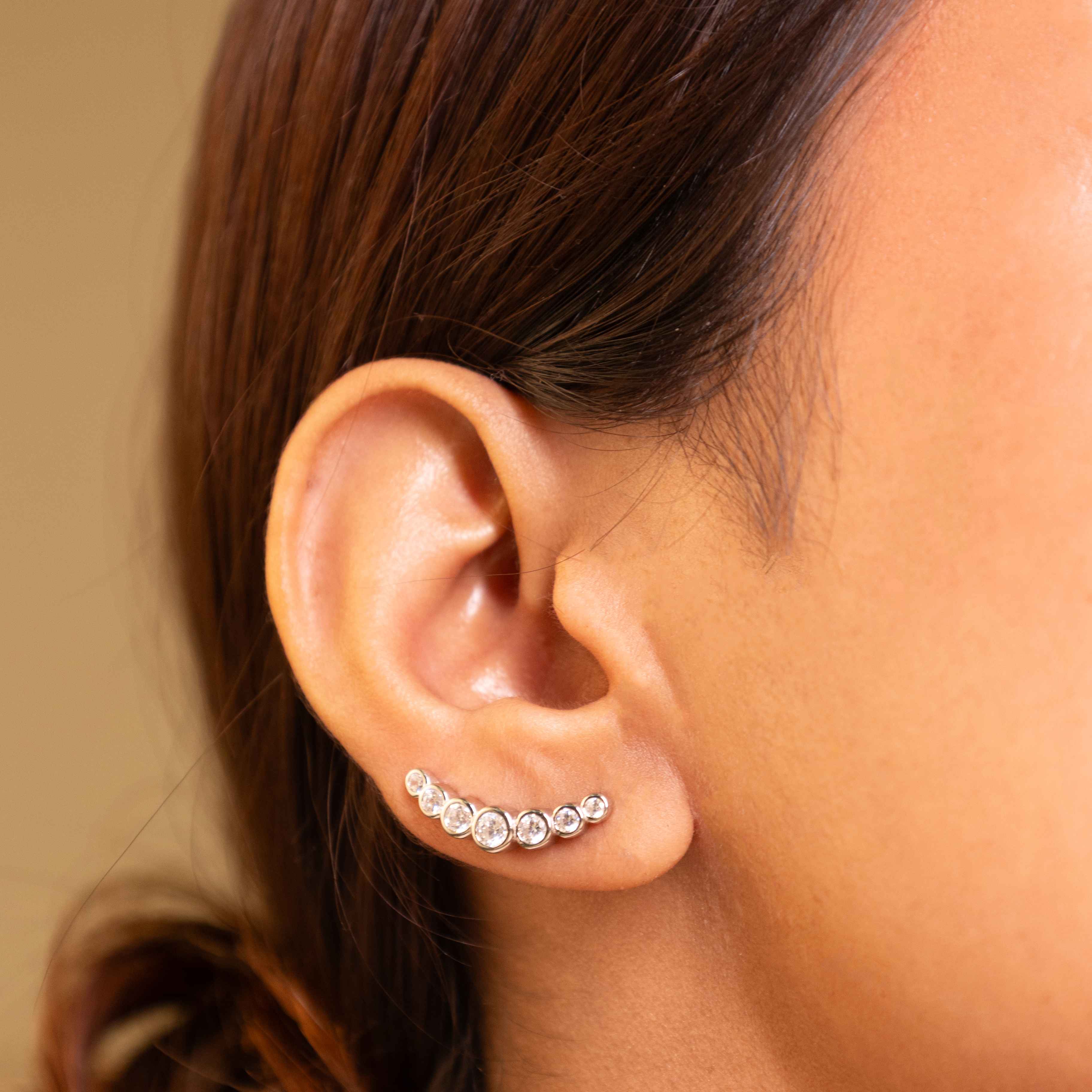 Adya Radiant Curve Two Way Earring