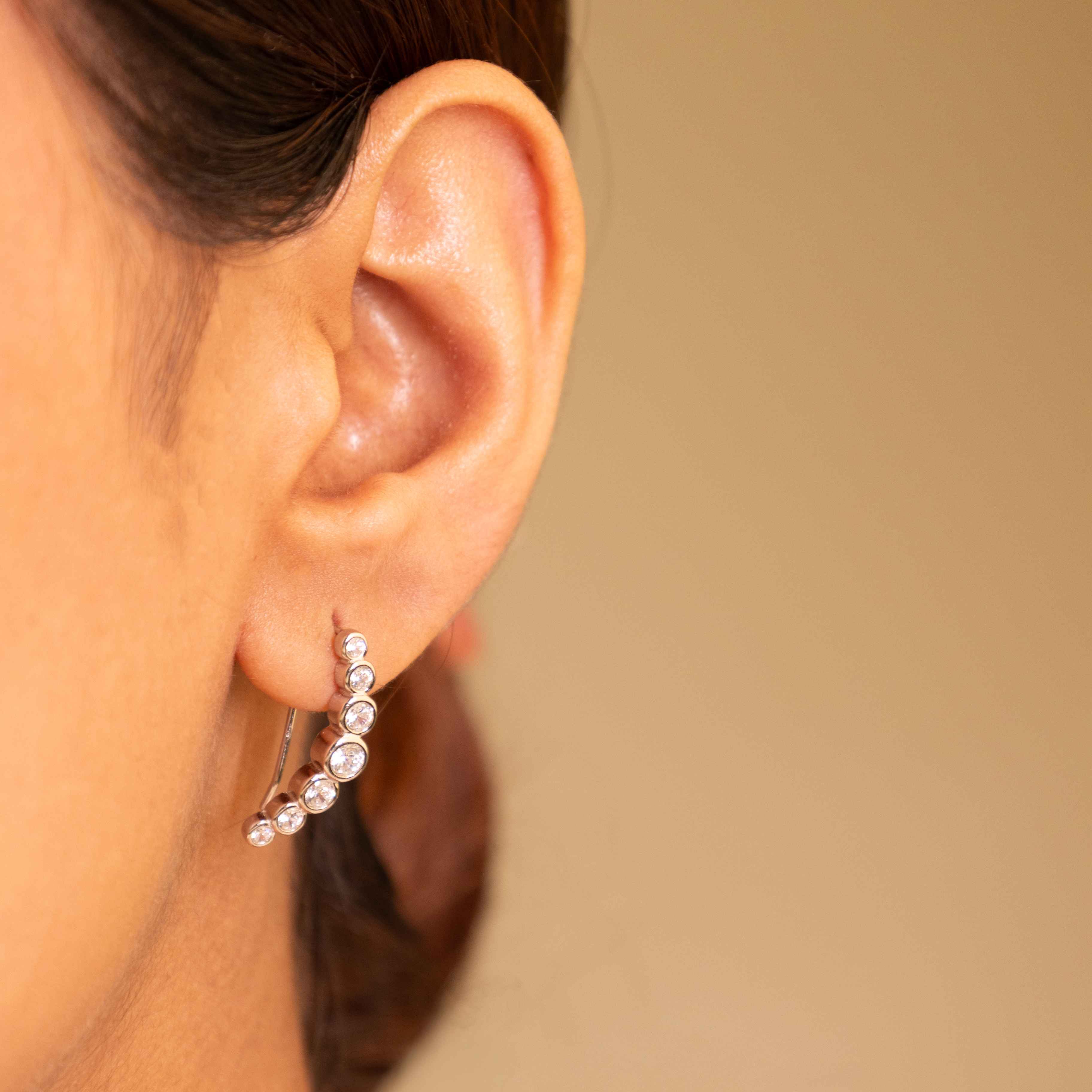 Adya Radiant Curve Two Way Earring