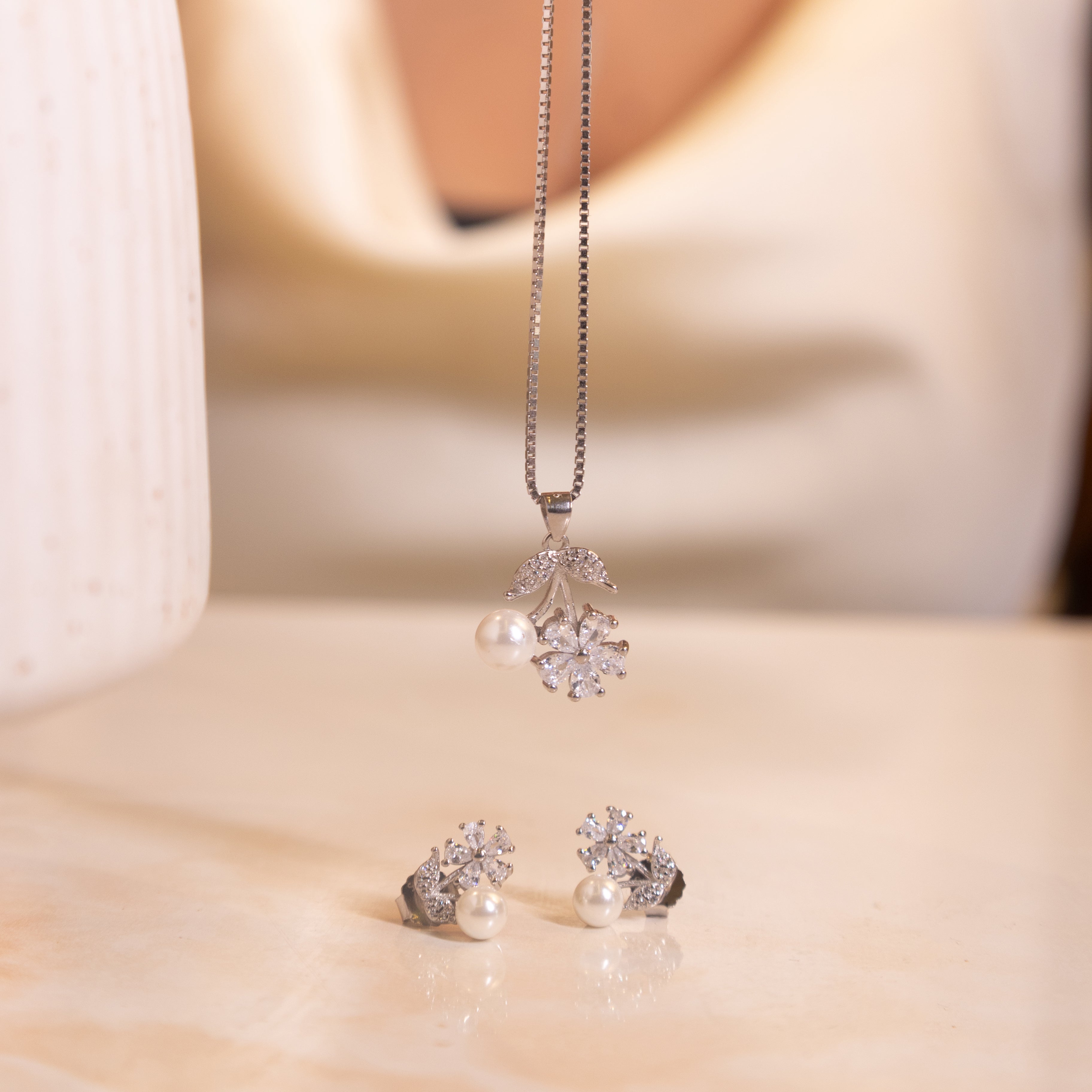 Adya Soft Bloom Pearl Necklace Set