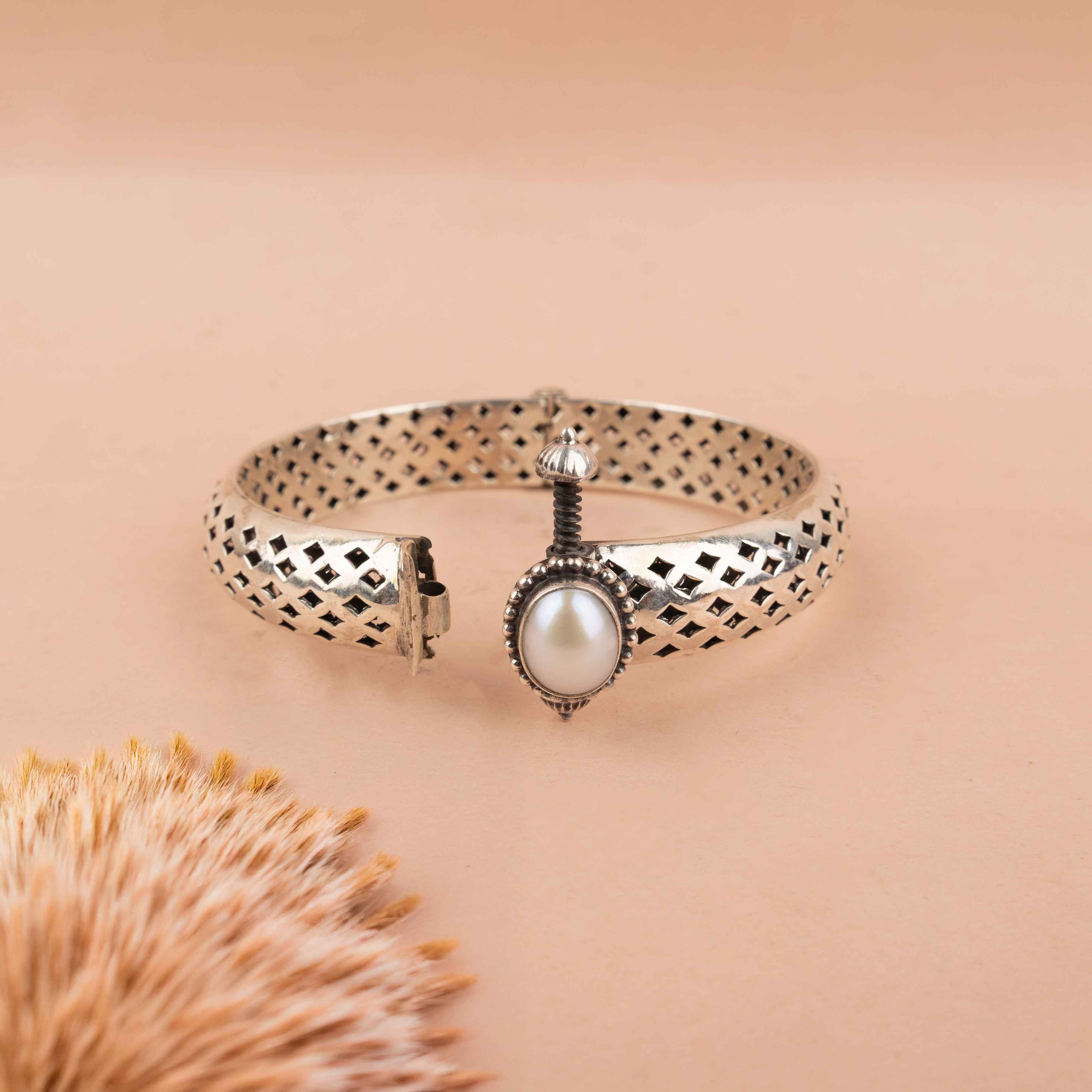 Adya Carved Pearl Embossed Classic Kada