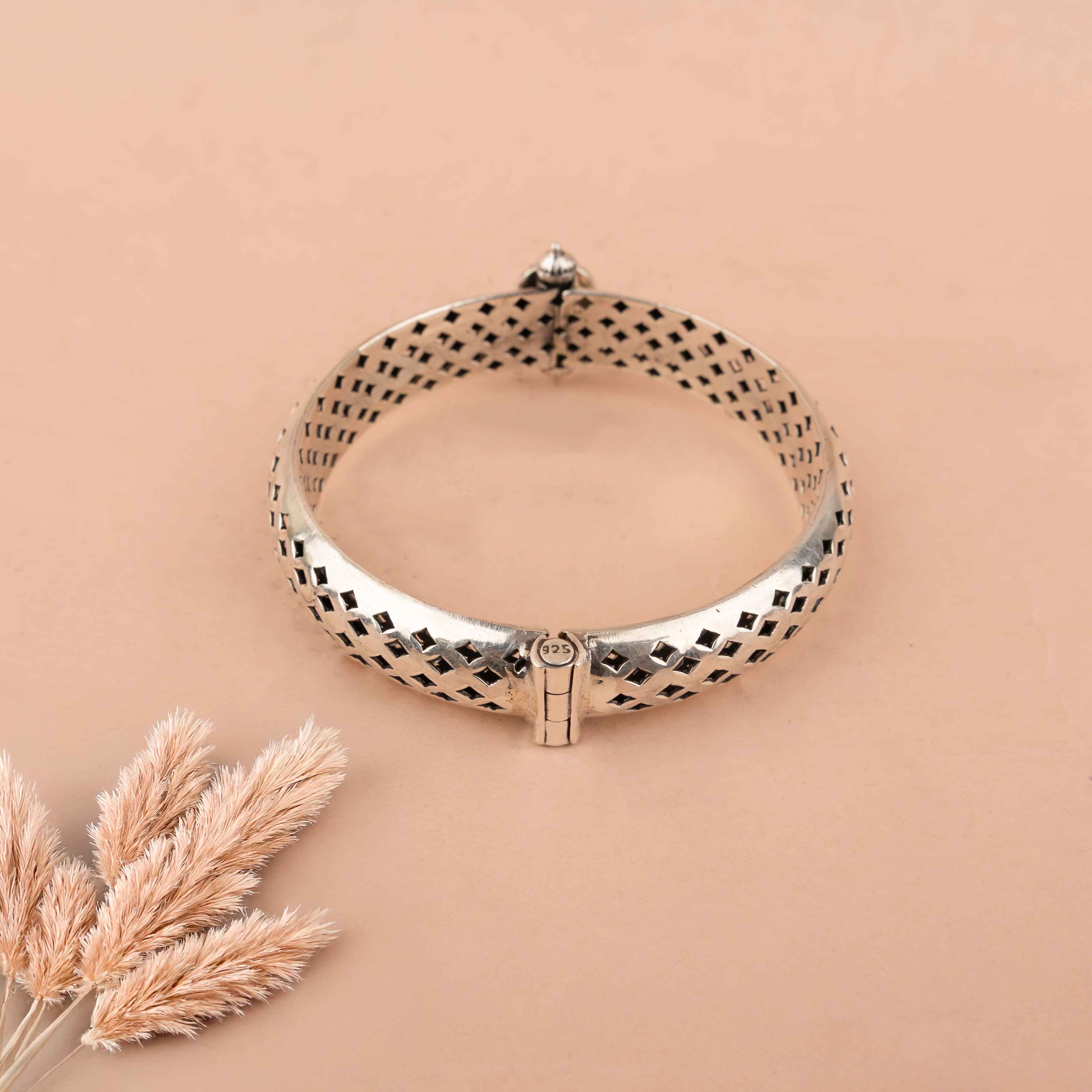 Adya Carved Pearl Embossed Classic Kada