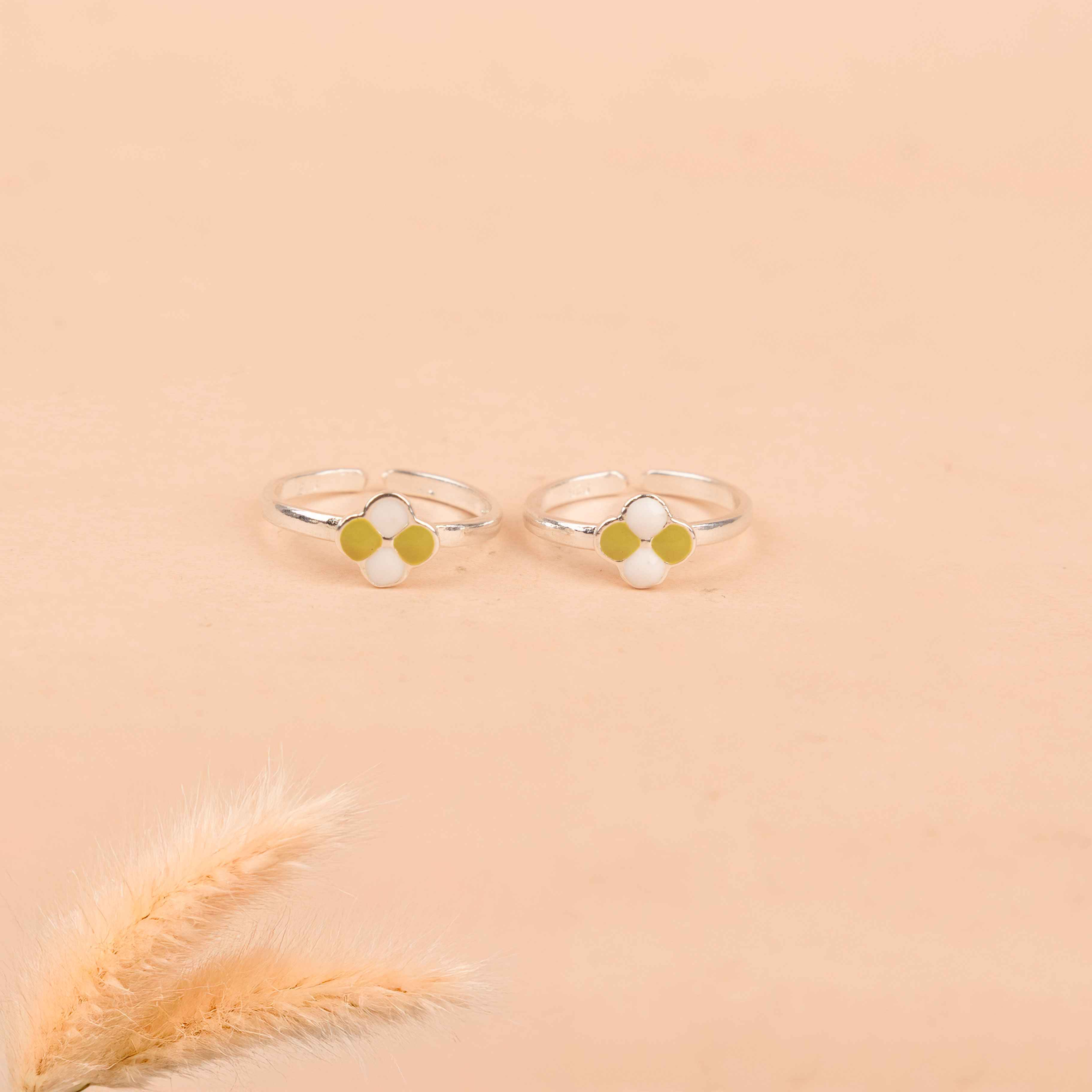 Adya Green Blossom Bud Toe Ring Cum Midi Ring