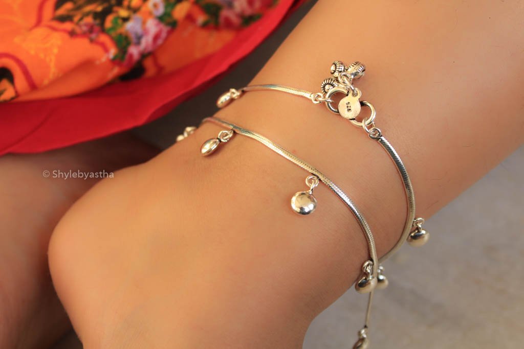 Moh Flat Ghunghroo Quirky Silver Anklets