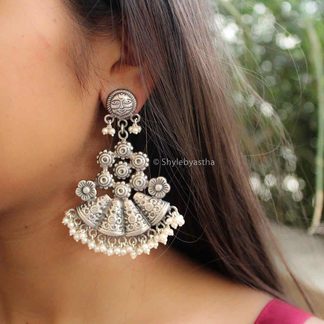Anvaya Classic Pearl Hanging Surya Earrings