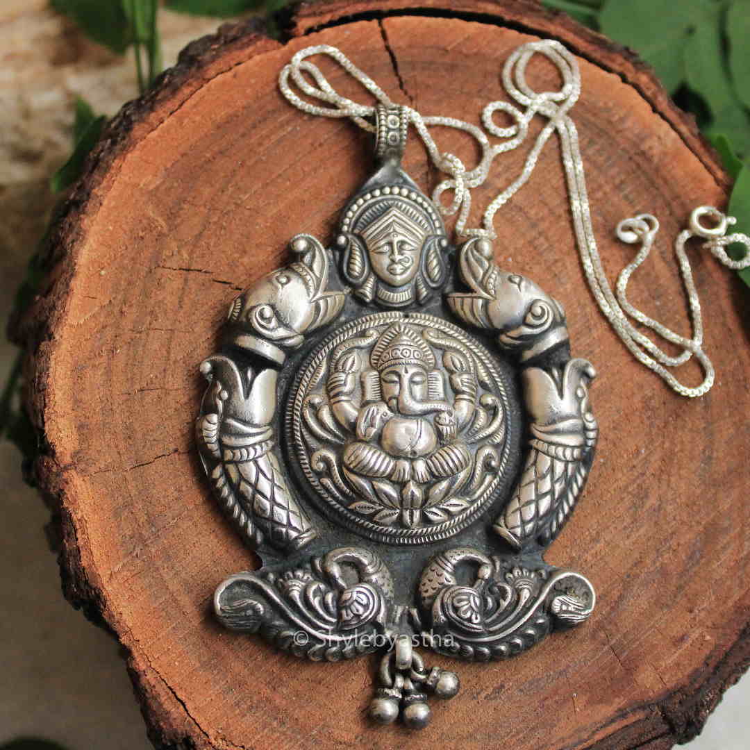Anvaya Ganesha Embossed Artistic Pendant