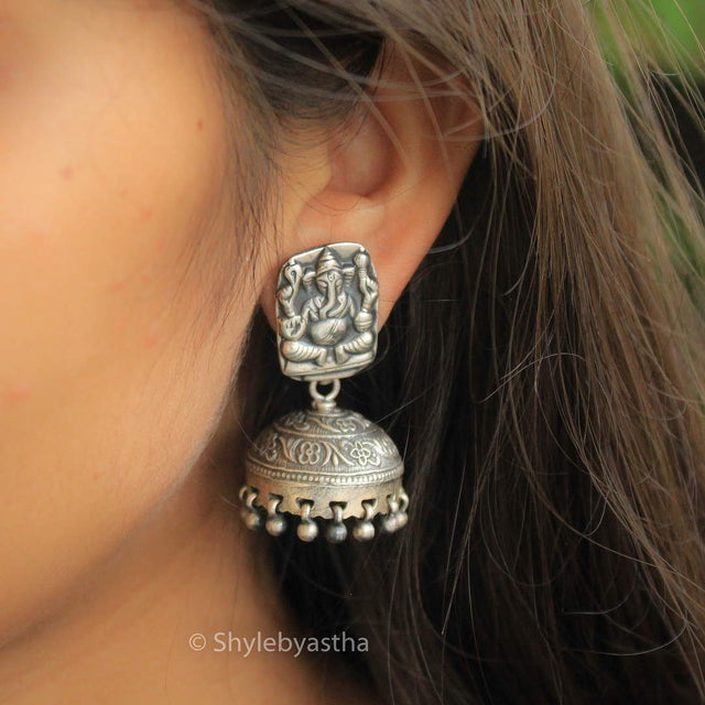 Anvaya Ganesha Motif Jhumkis