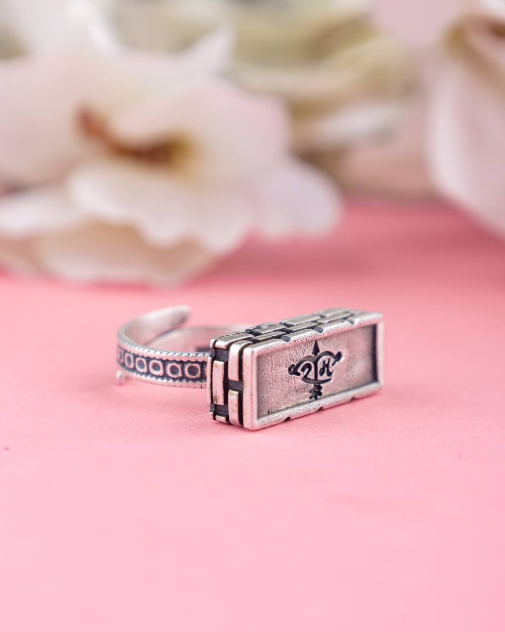 Anvaya Shri Ram Brick Auspicious Ring