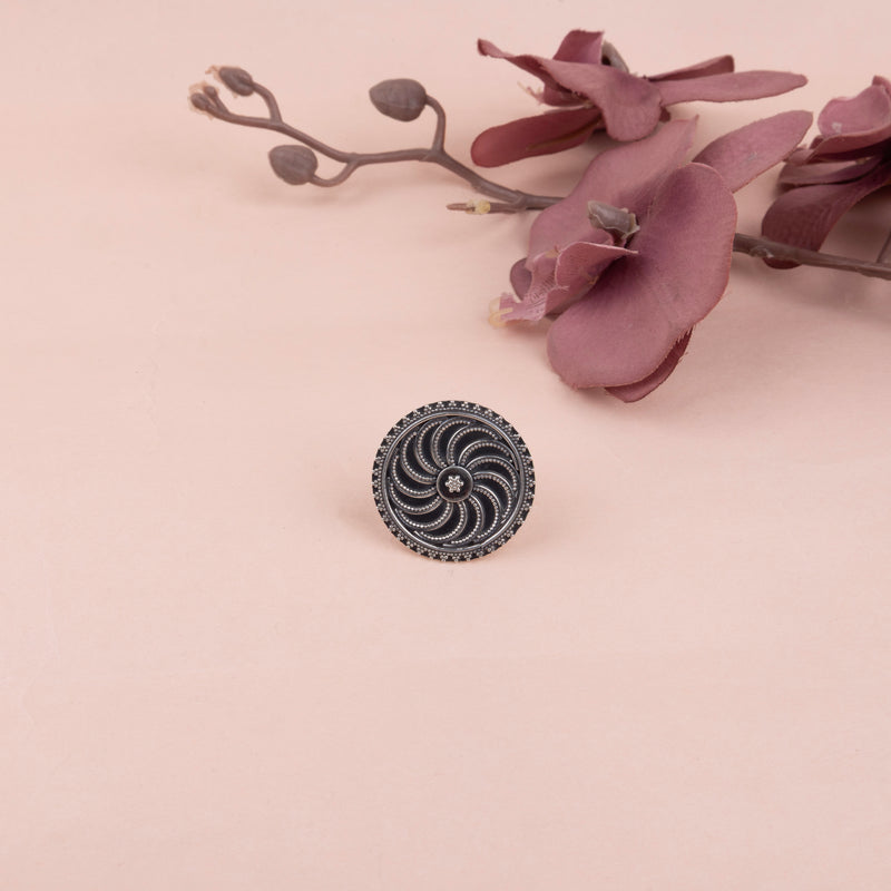 Anvaya Spiral daana detailed ring