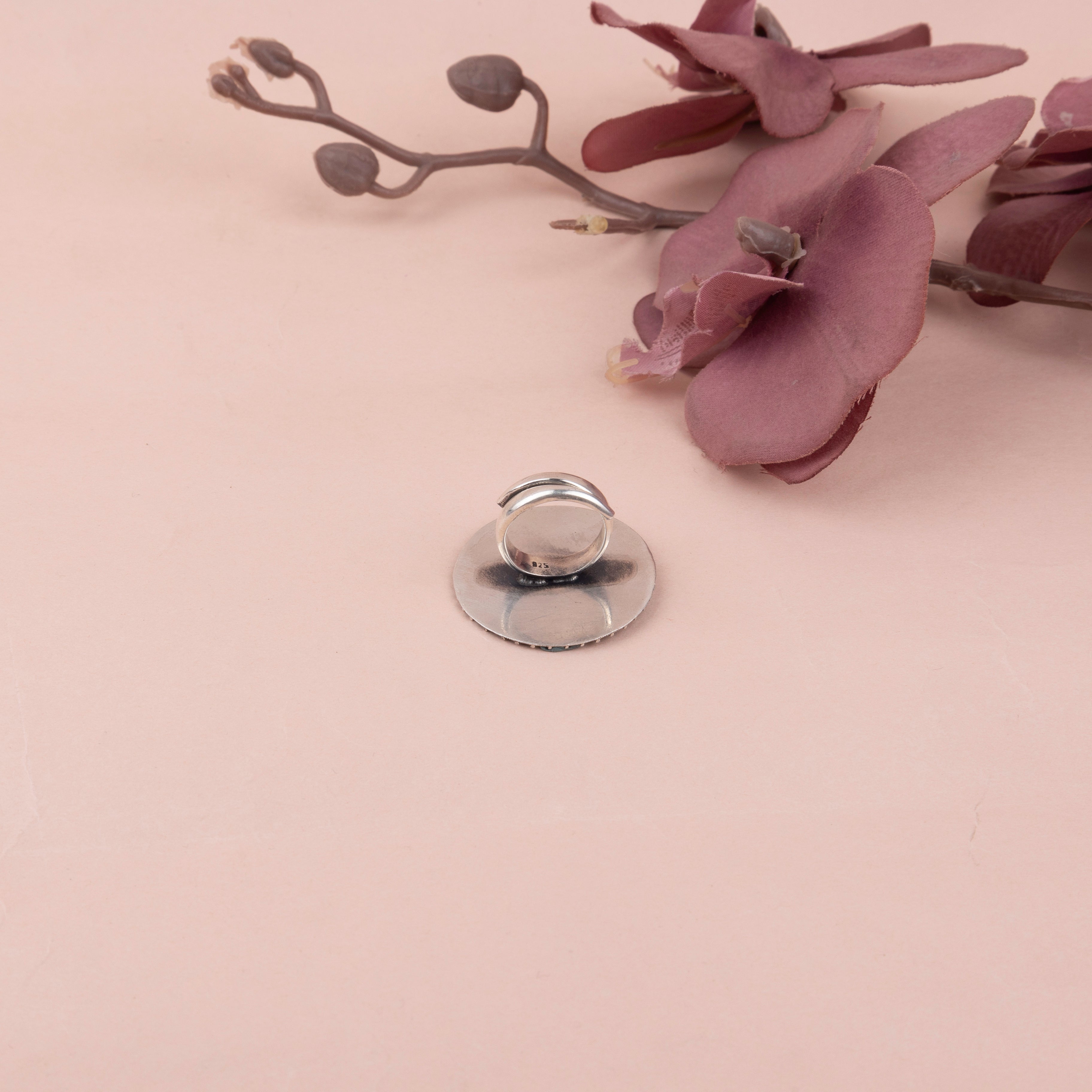 Anvaya Spiral daana detailed ring