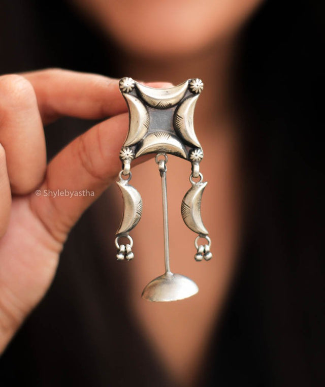 Mizoya Crescent Moon Classic Earrings