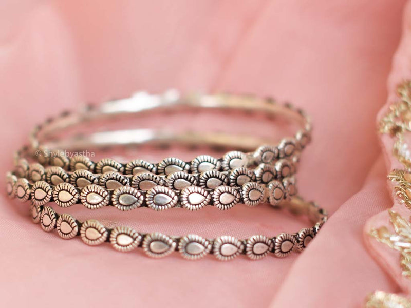 Adya Fine Drop Bangle