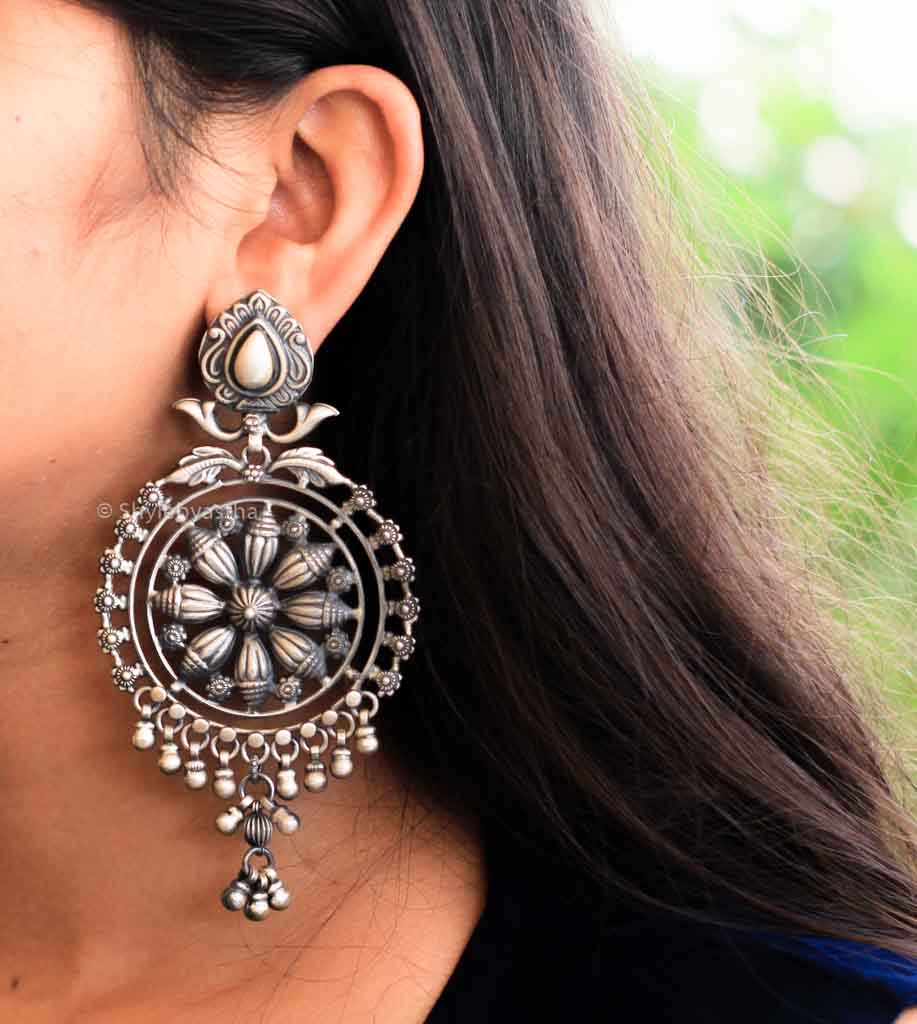 Dulari Carved Embossed Chandbali