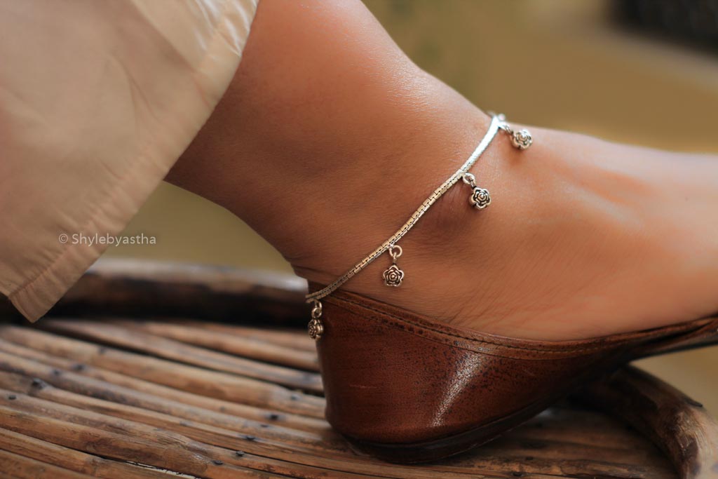 Dulari Rose Drop Anklet
