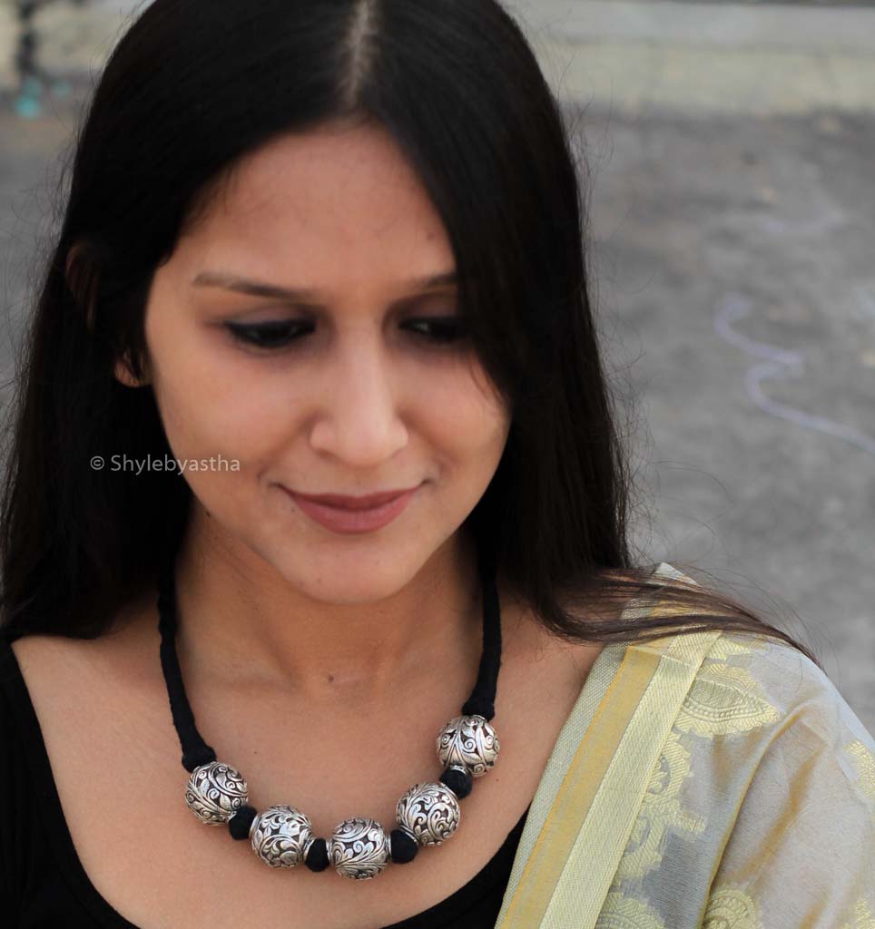 Moh Chitai Ball Necklace