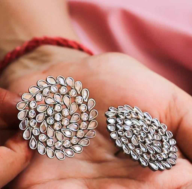 Essence Swarovski Studs