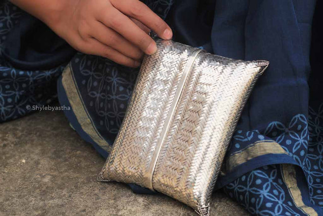 Dulari Fine Chataai Clutch