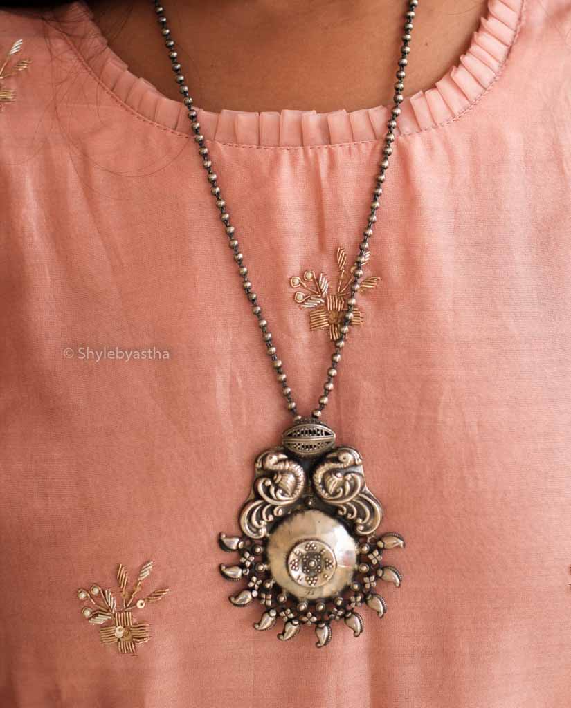 Adya Fine Embossed Necklace