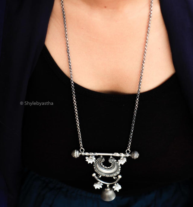 Mizoya Chandra Quirky Necklace