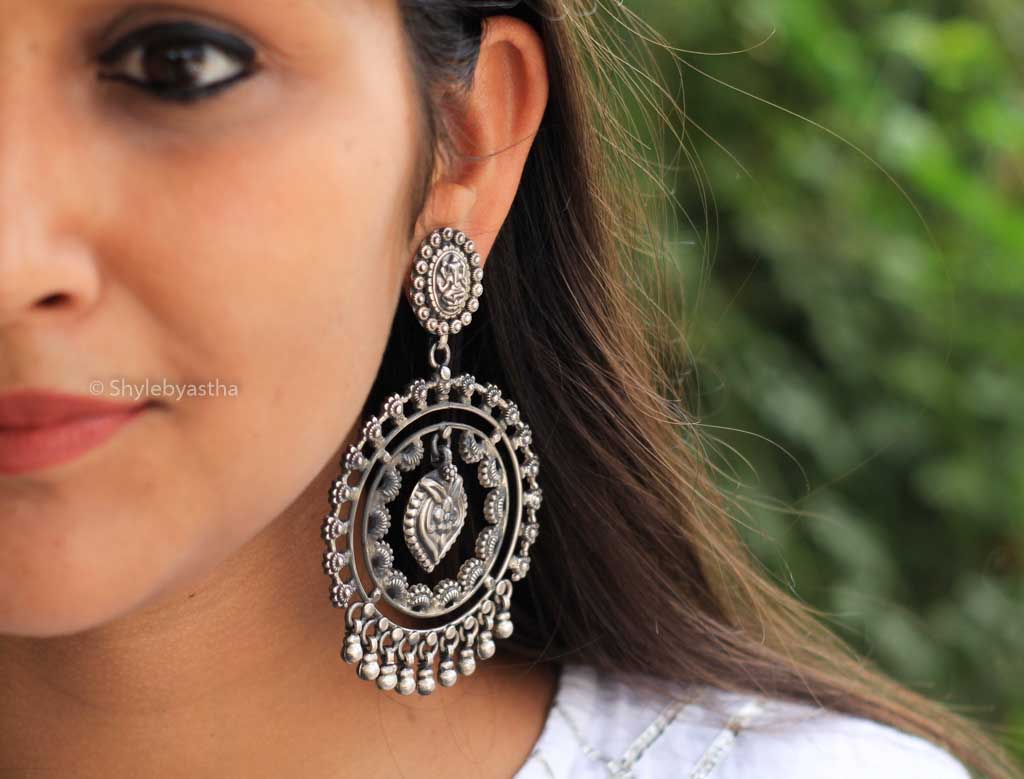 Qurbat Ganesha Motif Intricate Chandbalis