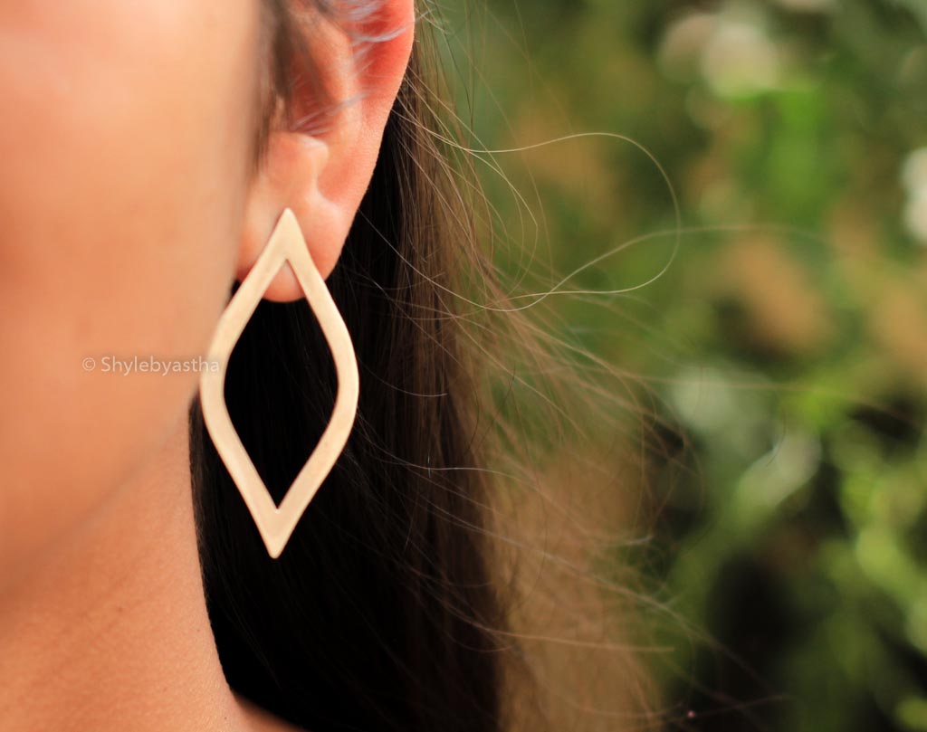 Qurbat Leaf Studs