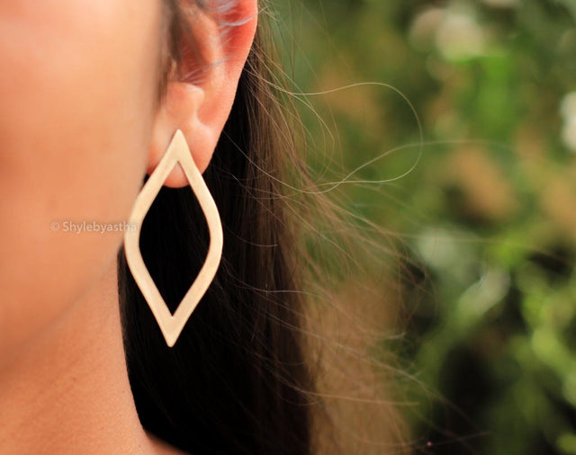 Qurbat Leaf Studs