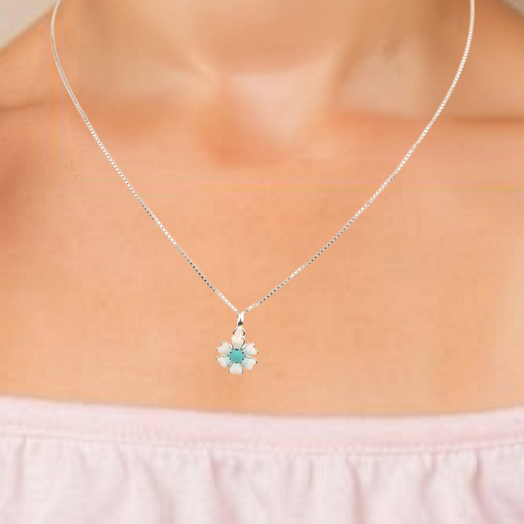 Dancing Daisy Necklace