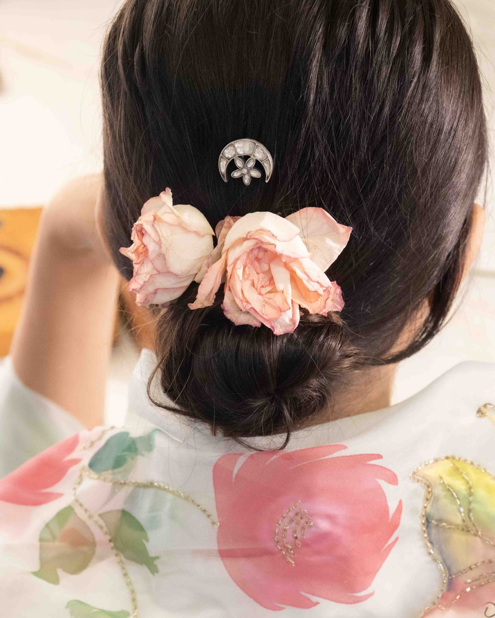 Essence Kundan Chaand Phool Juda Pin